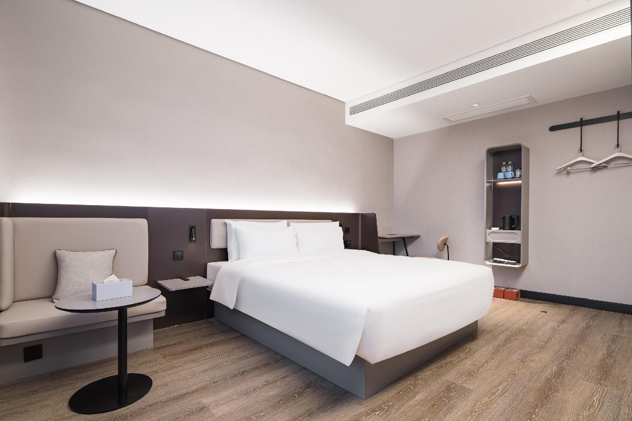 Huazhu - Superior BedRoom
