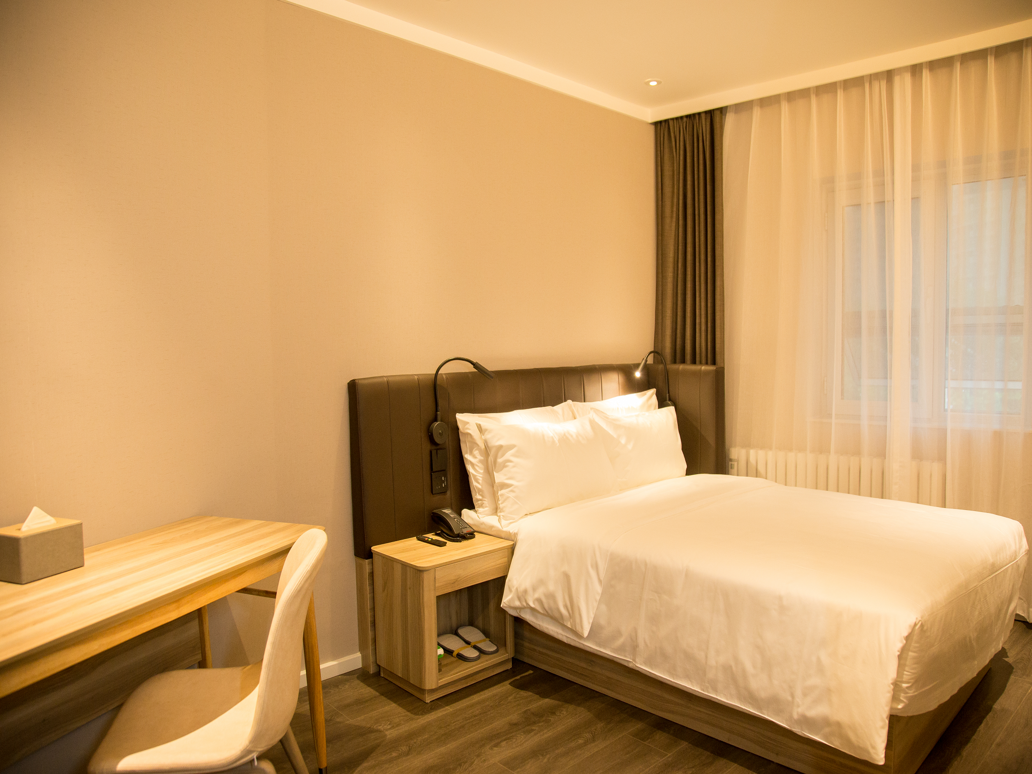 Huazhu - Room With Bed