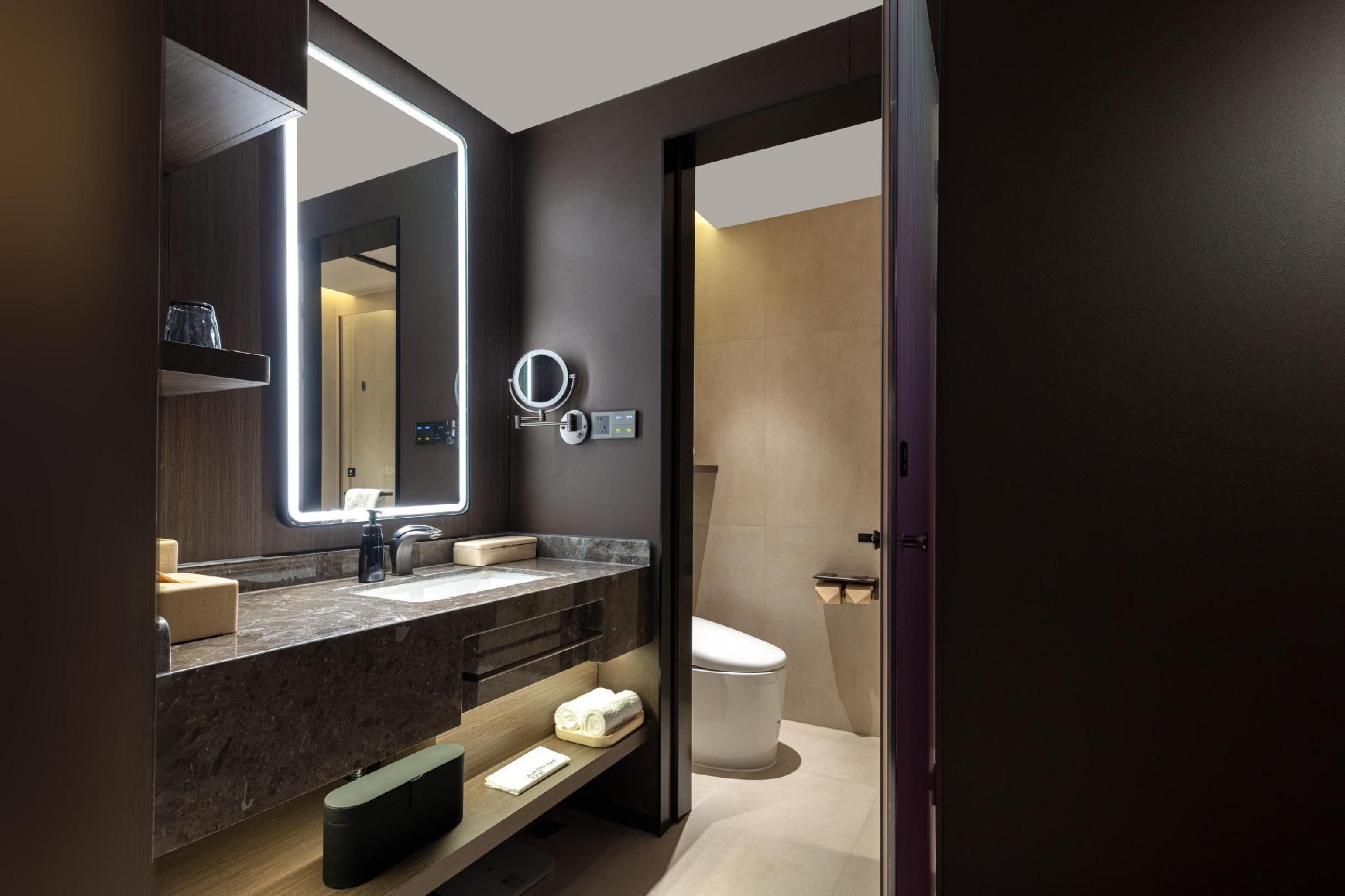 Atour - Sleepy Executive 1 Bed Room with Sea View
