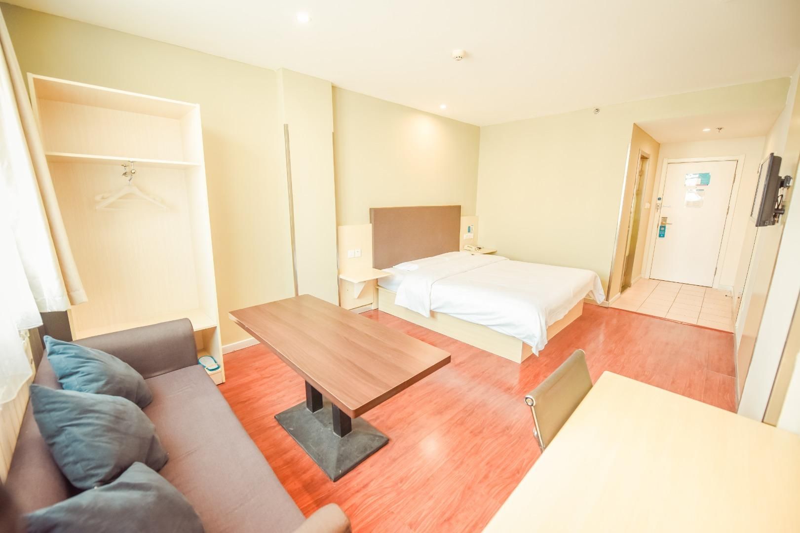 Huazhu - Destress Superior Bed Room