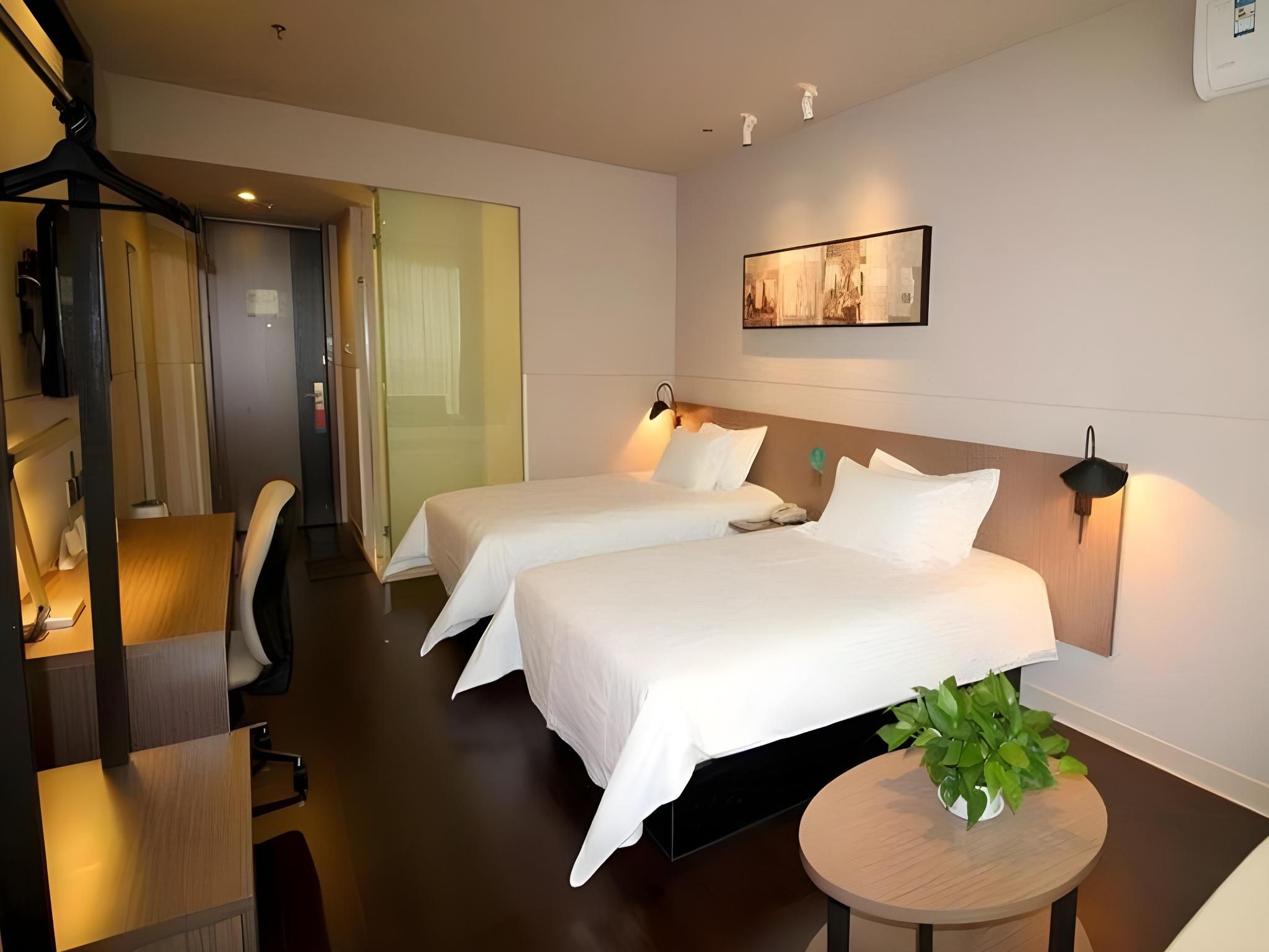 Business Standard Room C