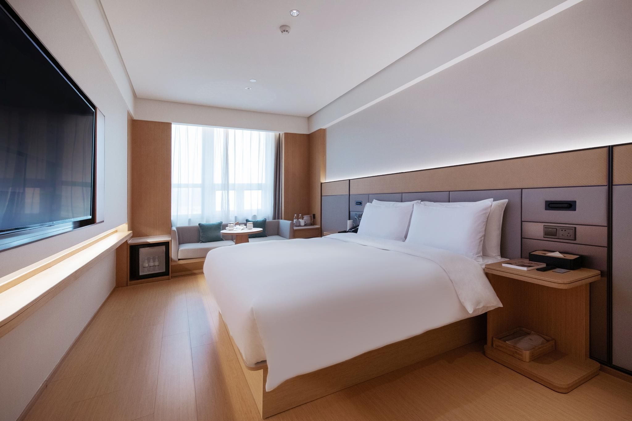 Landscape Queen Room