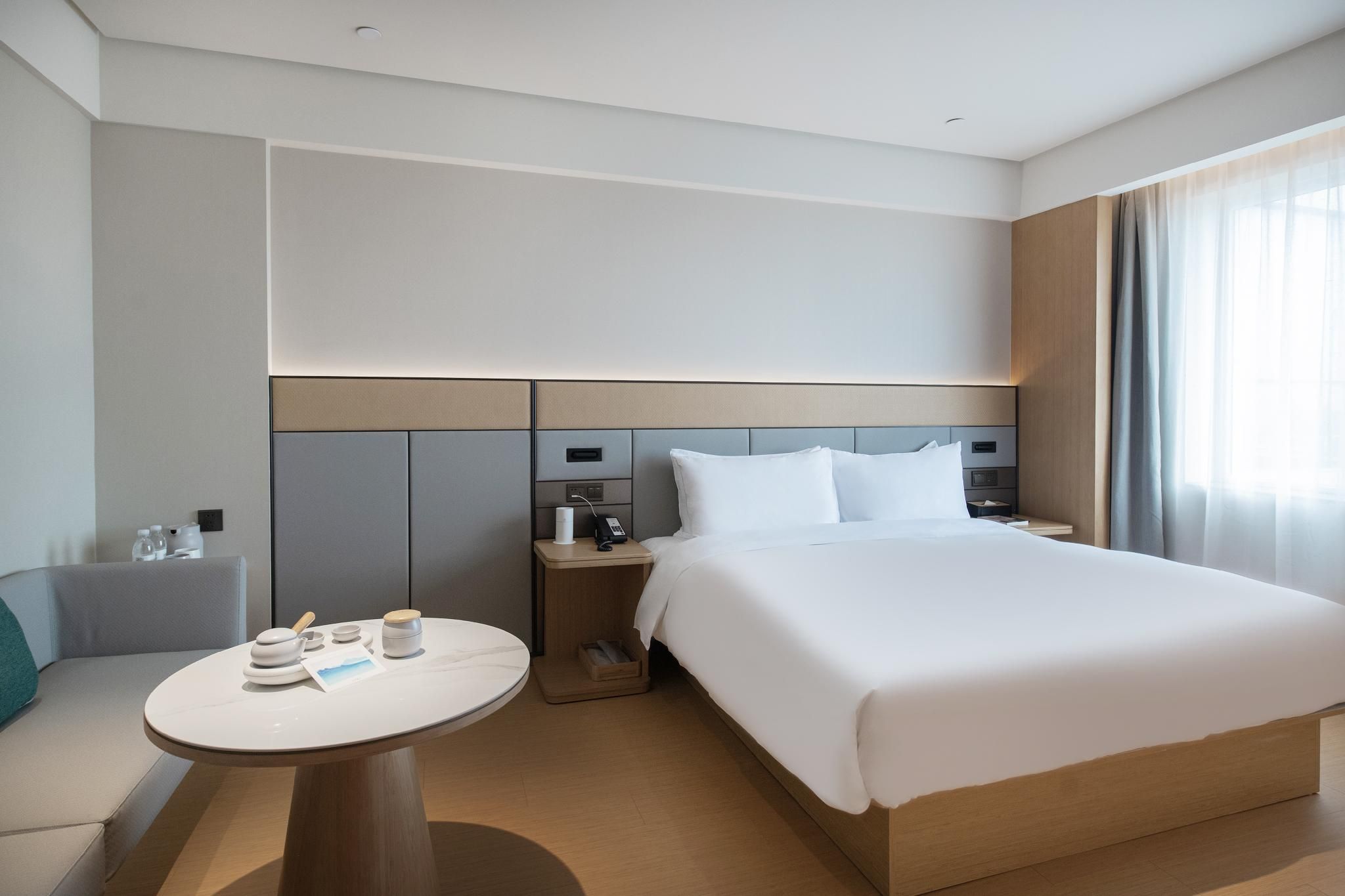 Huazhu - Room With Bed