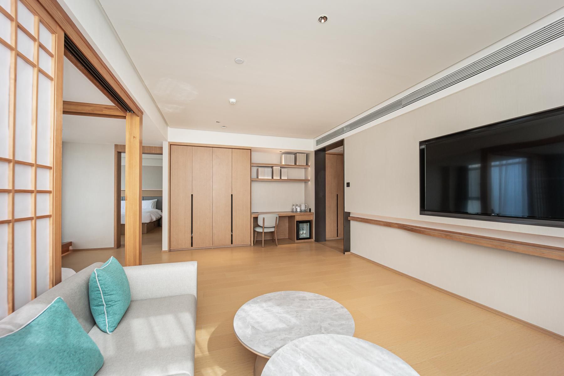 JI Hotel Yantai Development Zone Housha Plaza Huazhu - Suite With Sea View 2