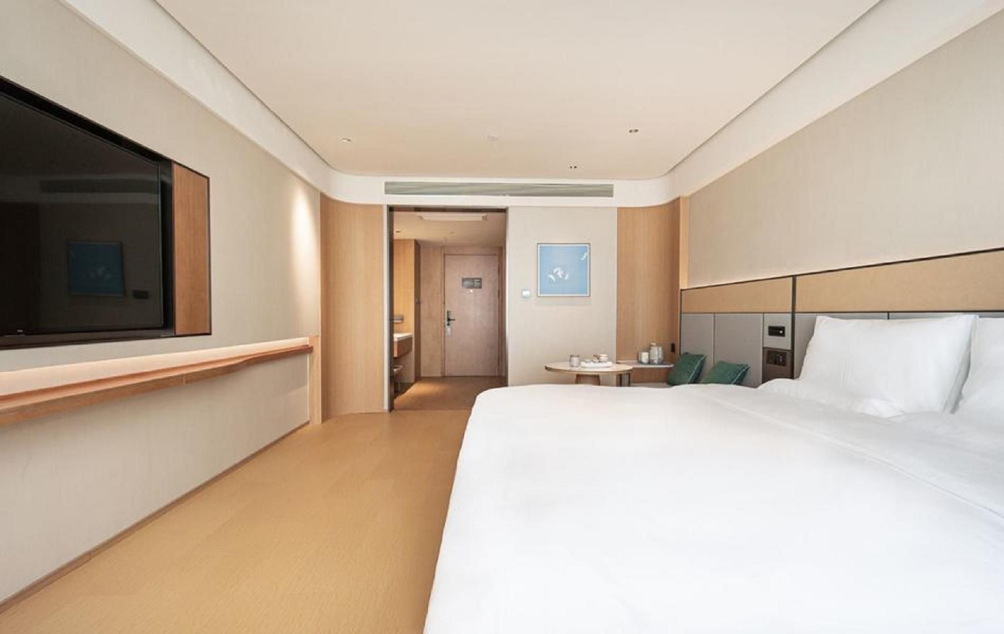 Huazhu - Seaview Bed Room