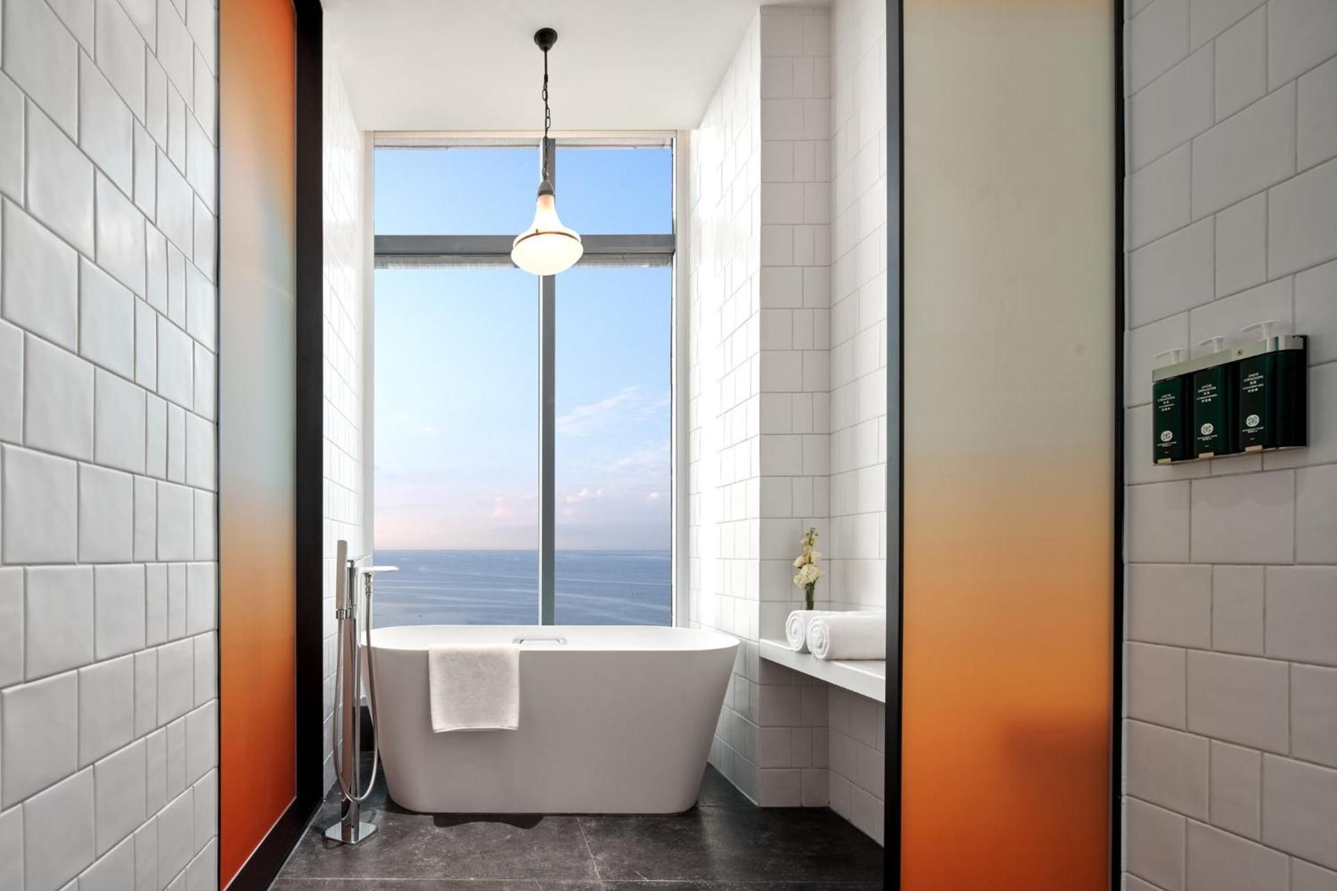 Deluxe King Room with Ocean View