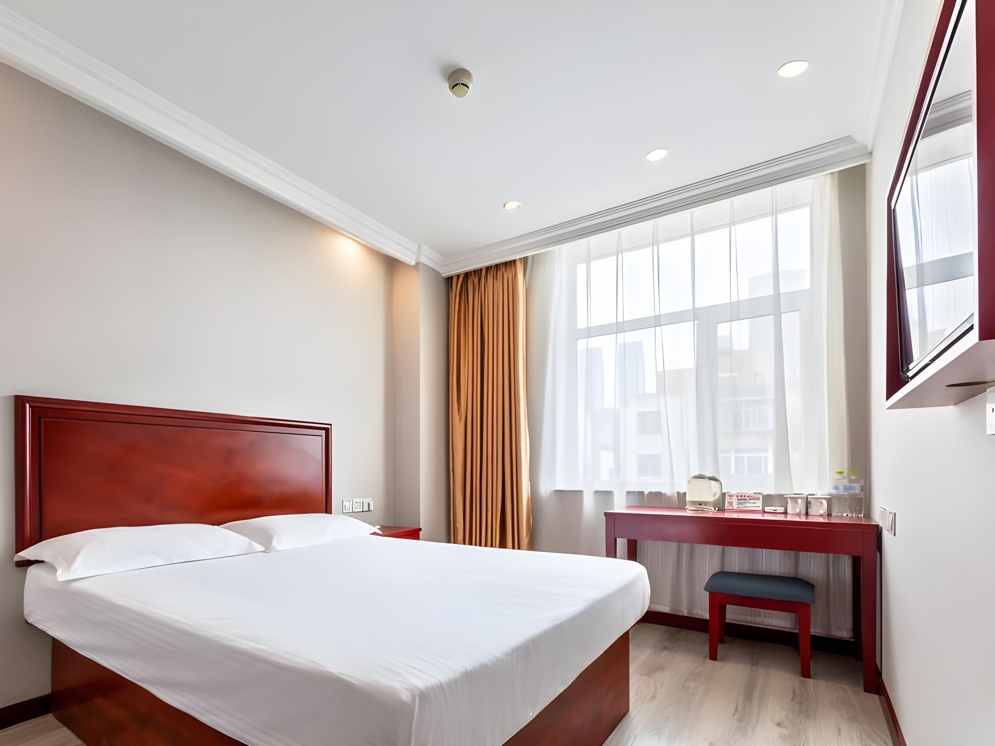 Business Queen Room