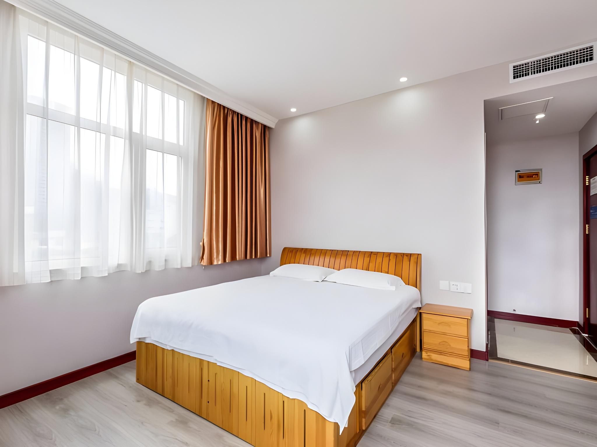 GTI - Deluxe Fashion 1 Bed Room