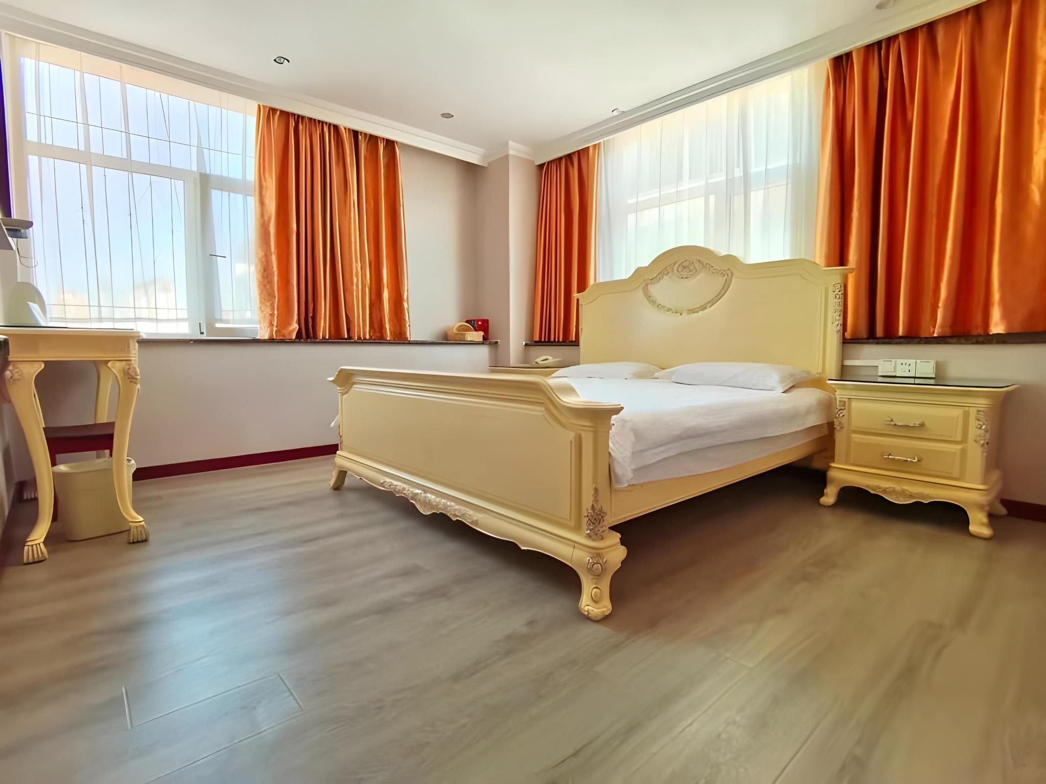 GTI - Deluxe Fashion 1 Bed Room