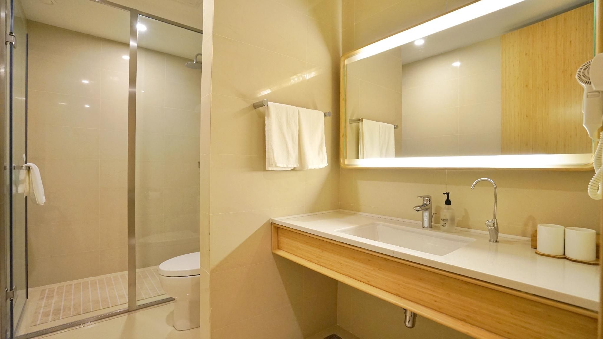 Huazhu - Superior BedRoom