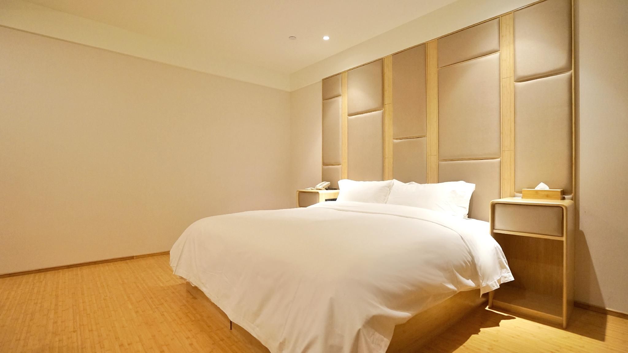 Huazhu - Superior BedRoom