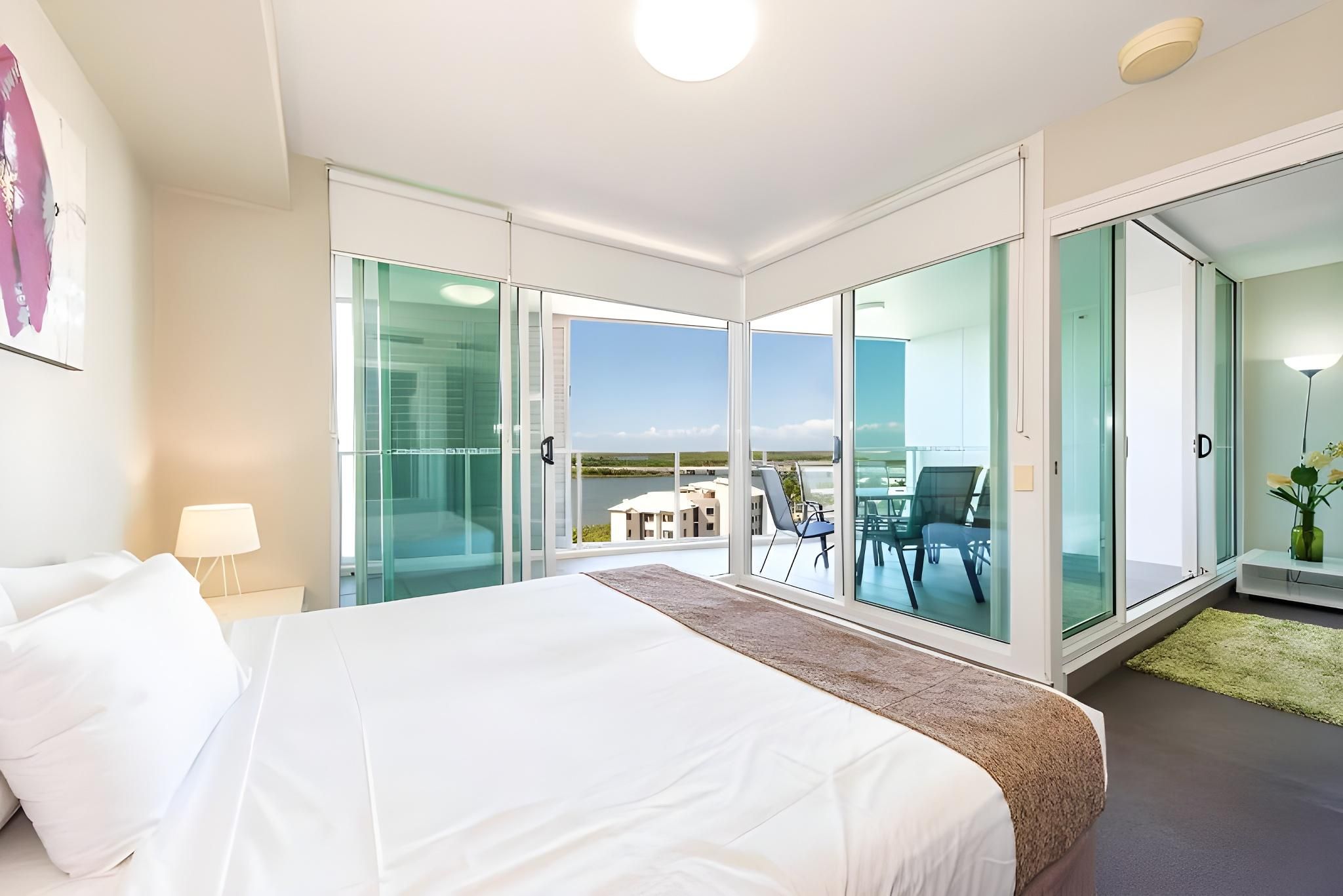 Lanai Apartments 3-Bedroom Apartment 2