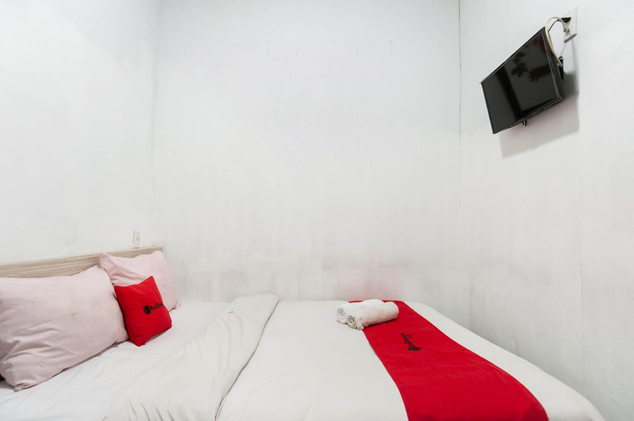 RedDoorz Room