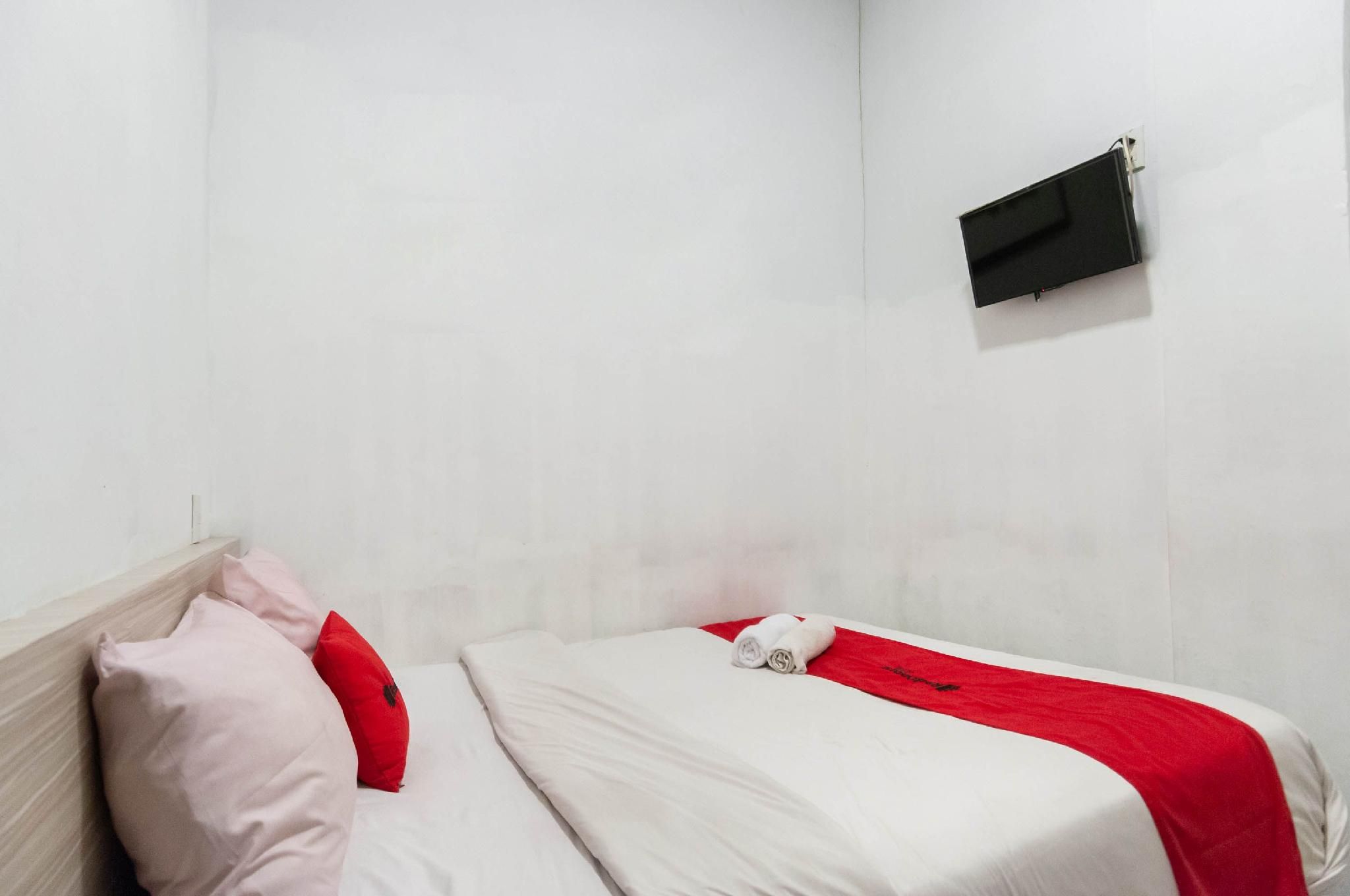 RedDoorz Room