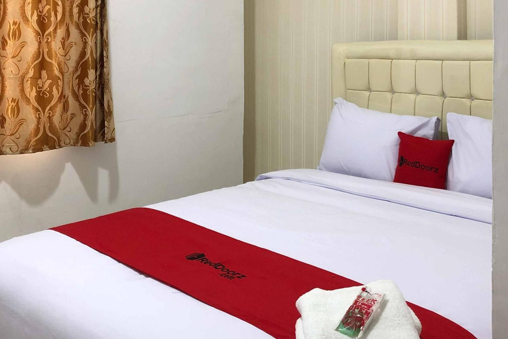 RedDoorz Room
