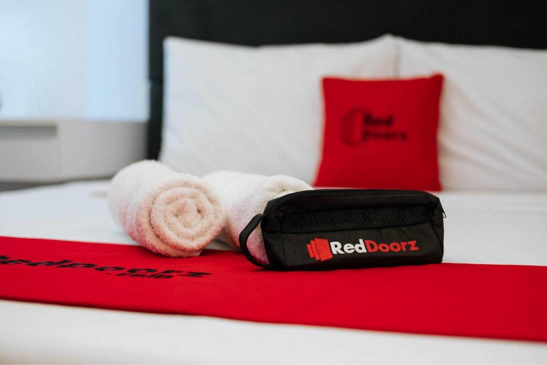 RedDoorz Room