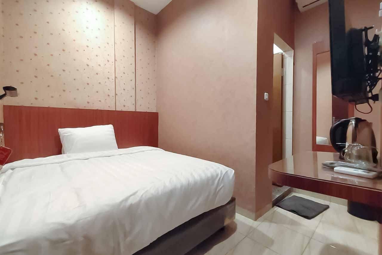 RedDoorz Room