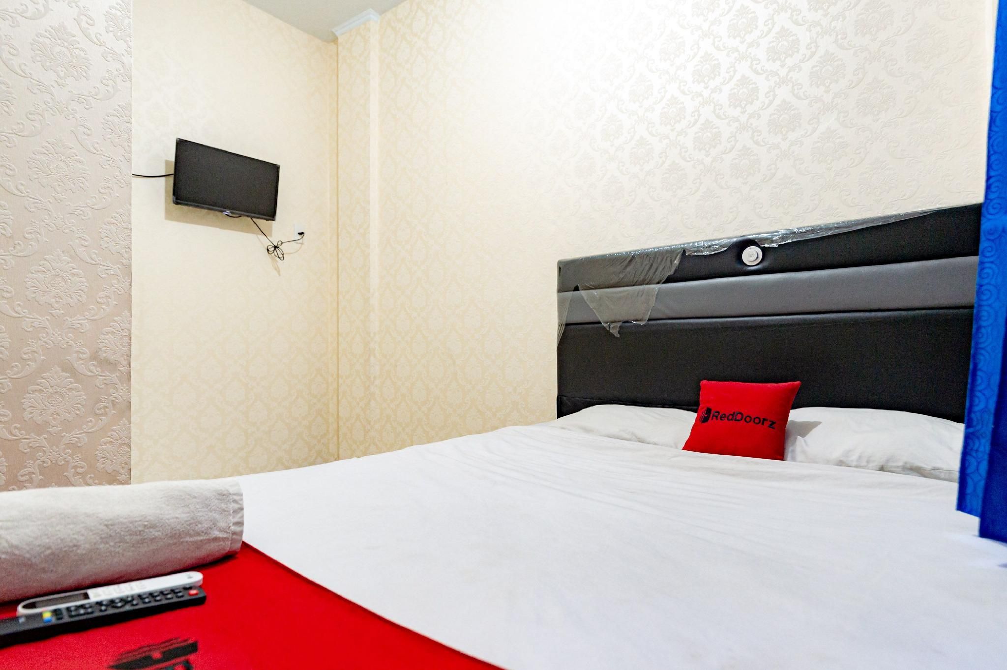 RedDoorz Room