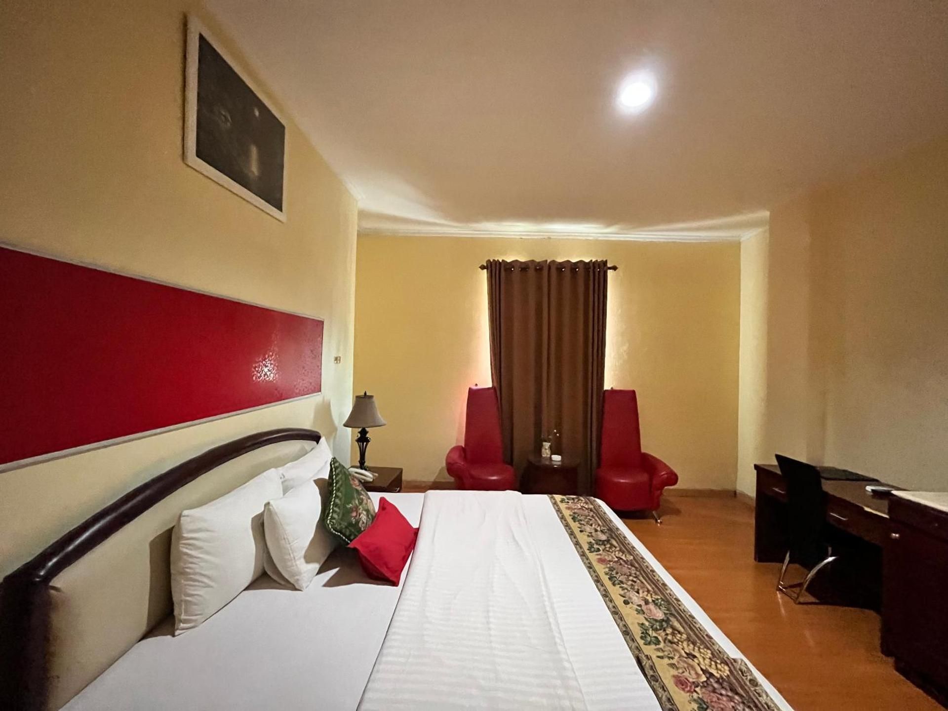 Deluxe Suite
