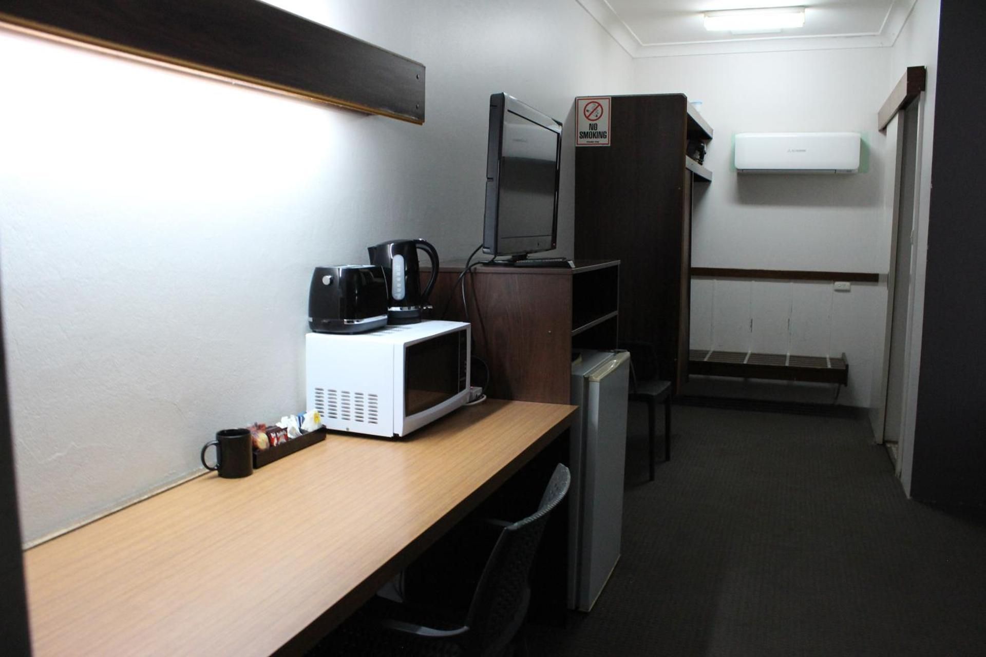 Queen & Single Room