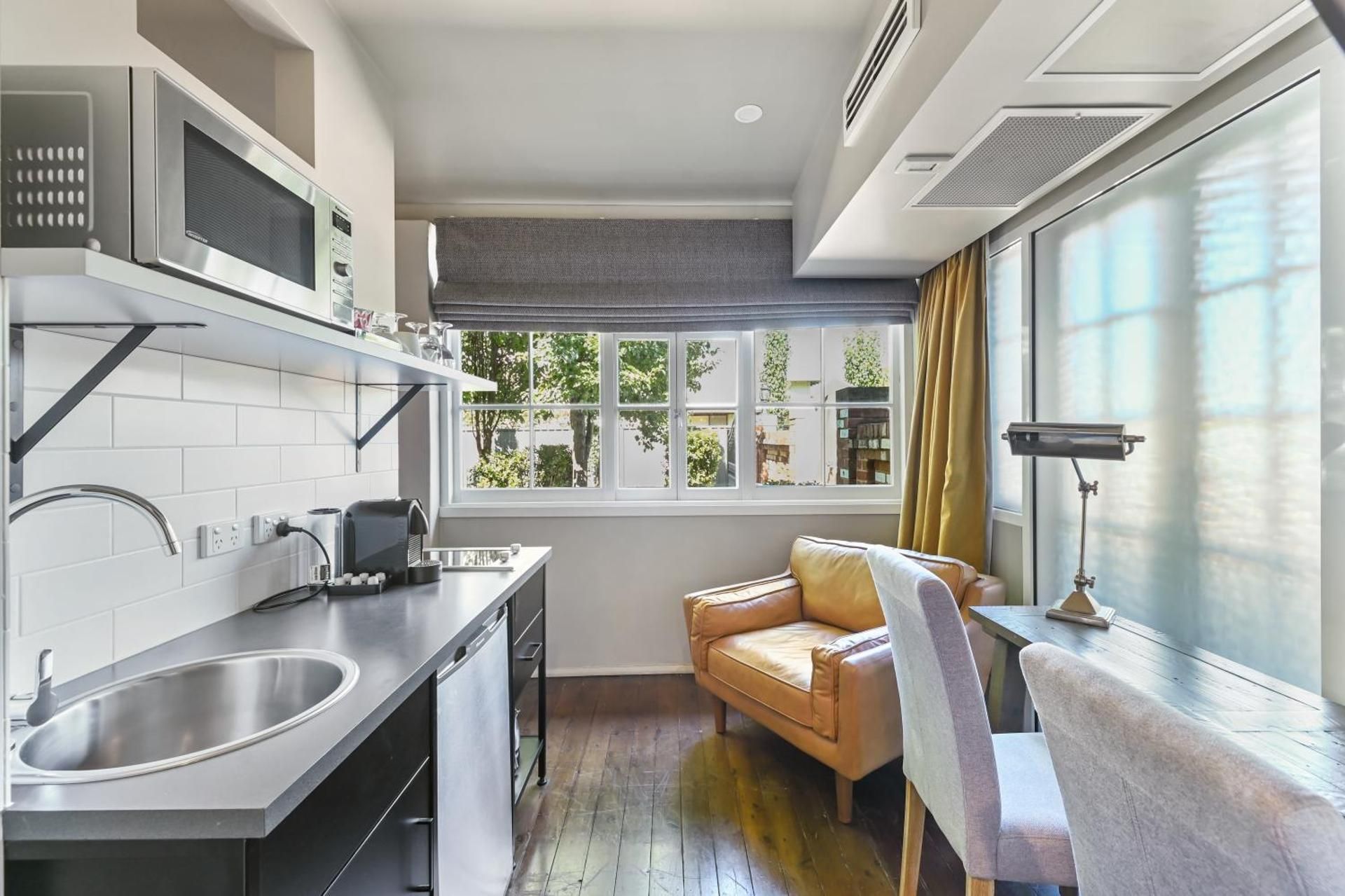 Junior Bathtub Suite