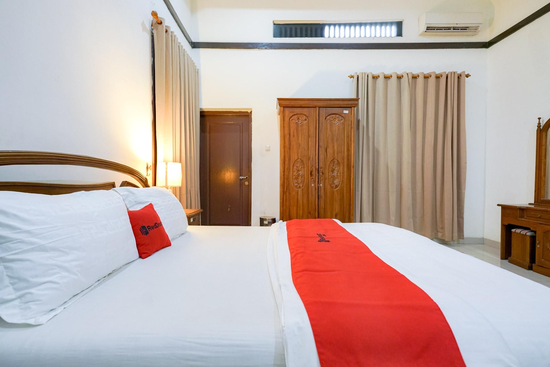 RedDoorz Suite