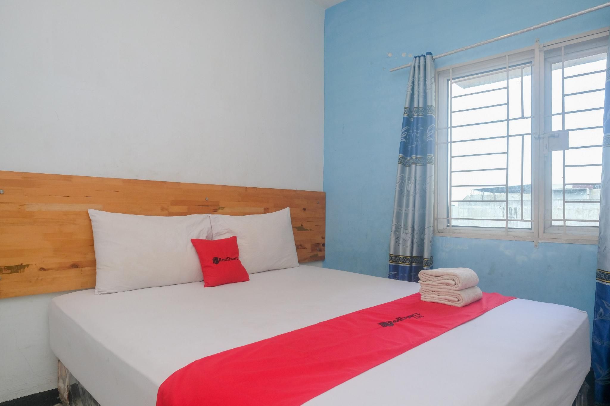 RedDoorz Room