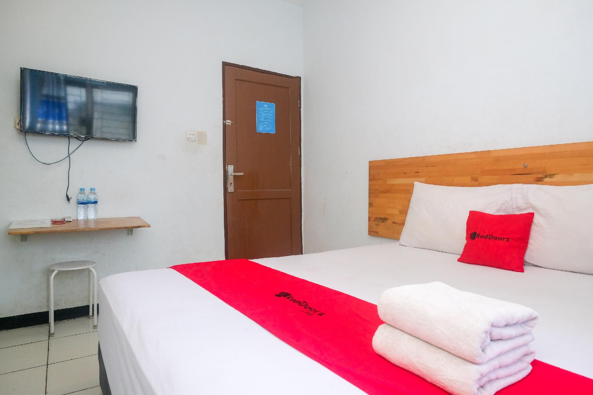 RedDoorz Room