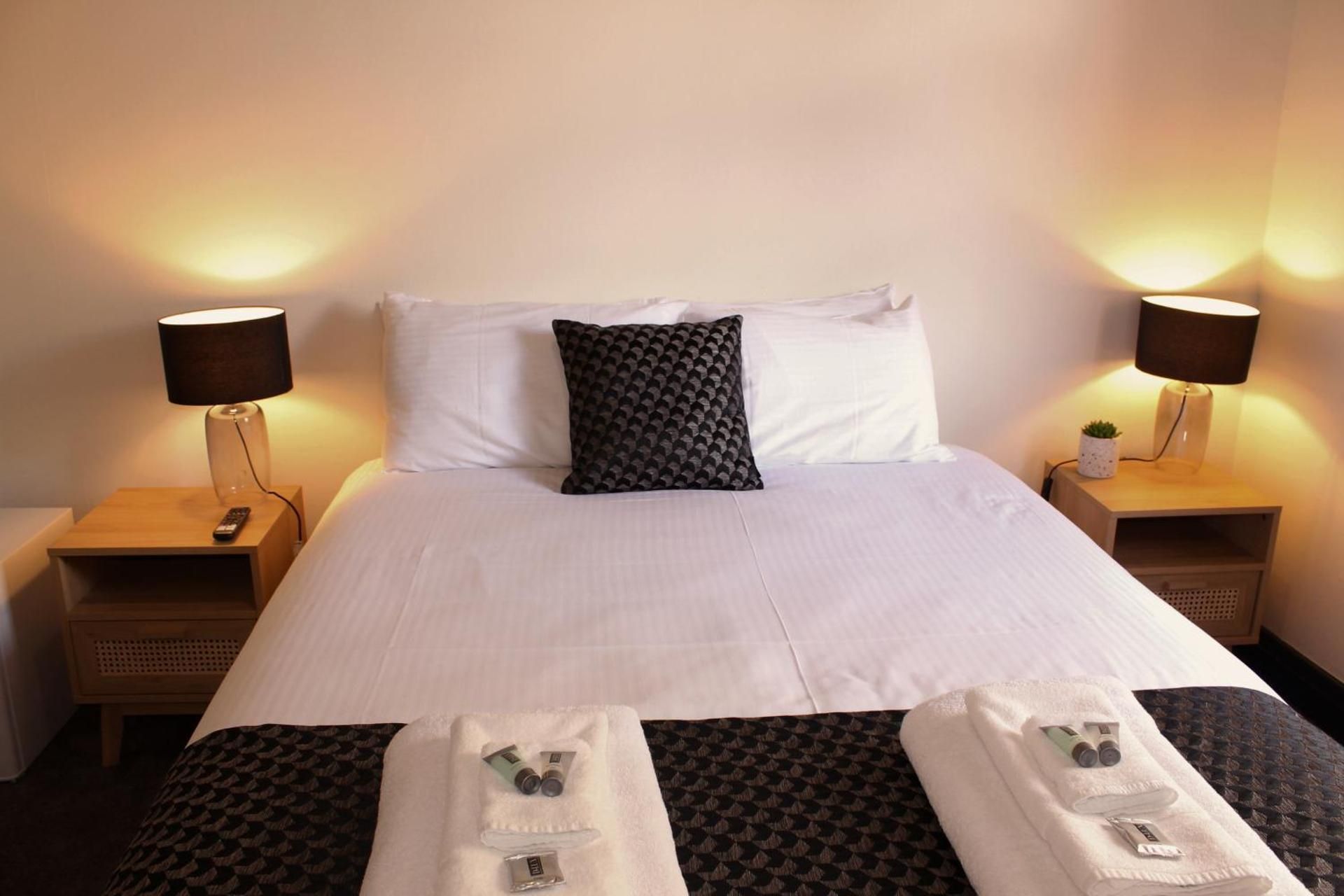 Deluxe Queen Room