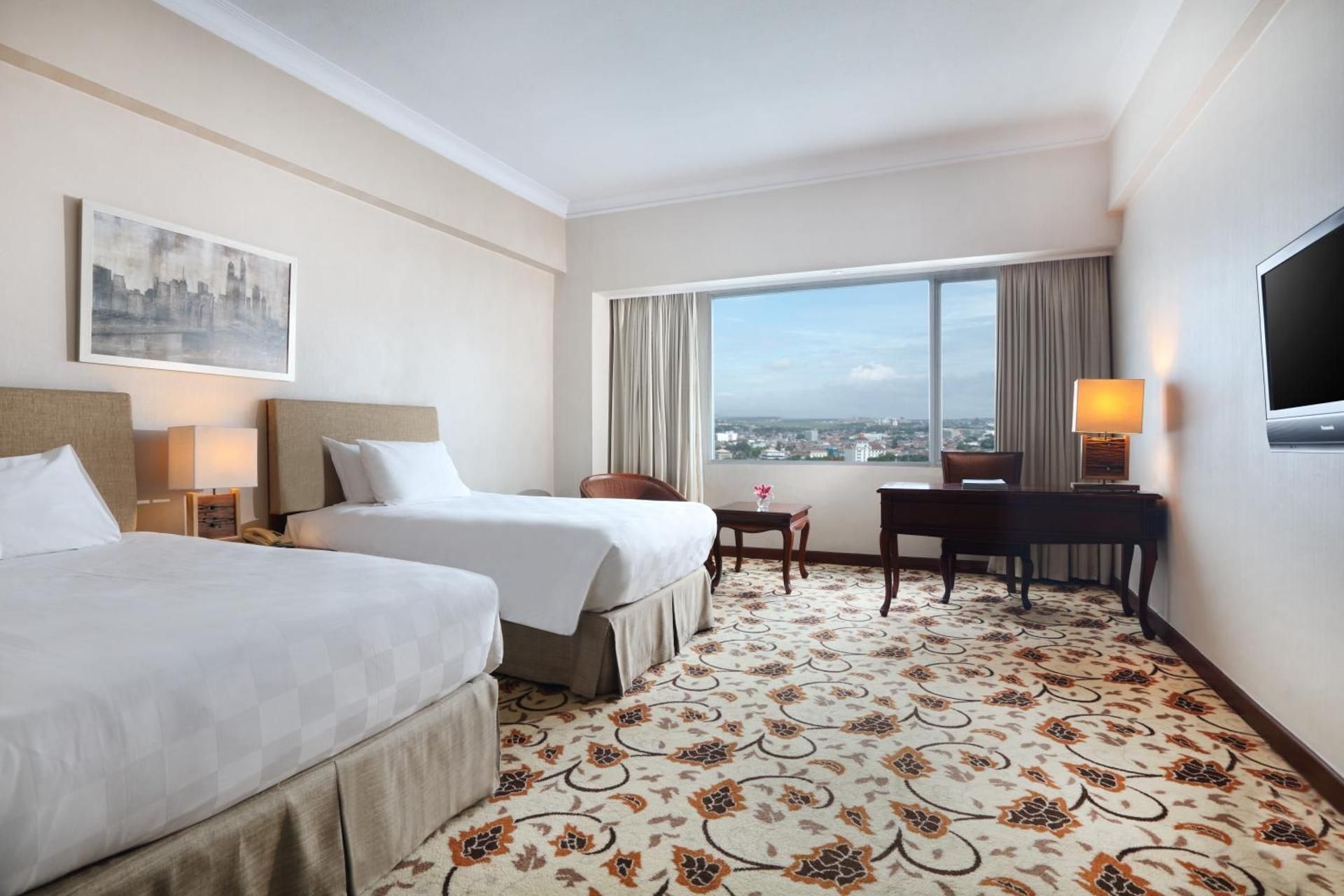 Deluxe Room Twin Beds