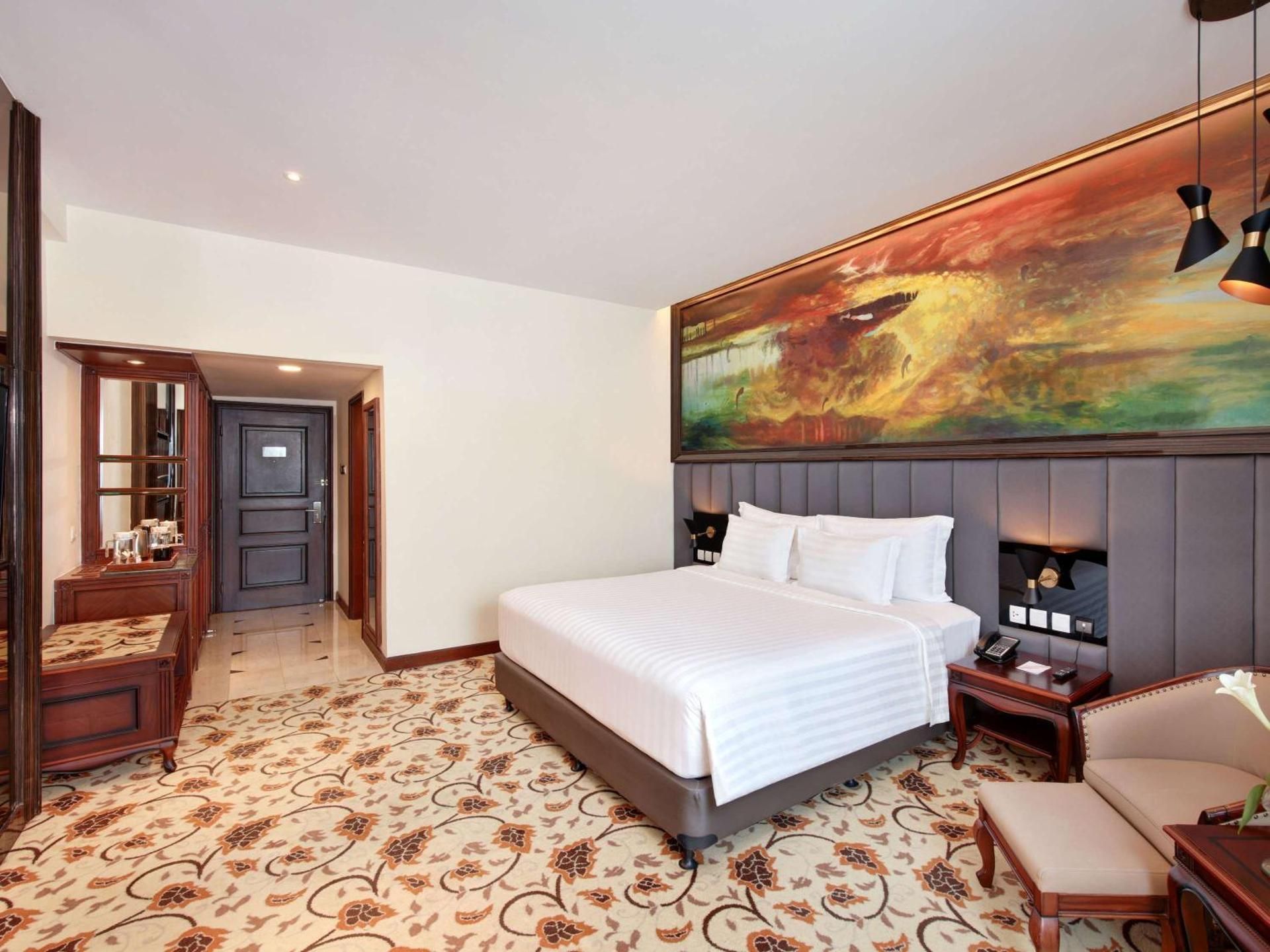 Deluxe Room with 1 King-Size Bed