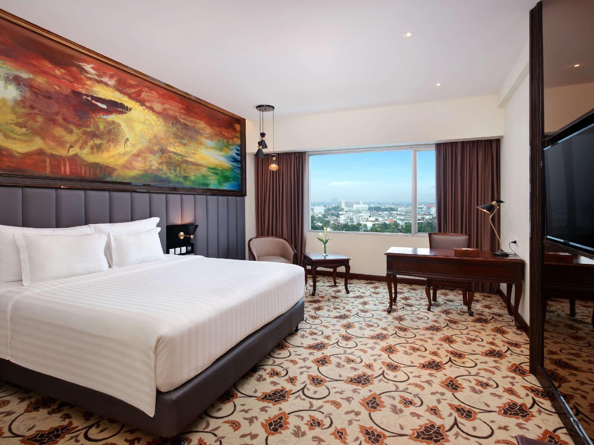 Deluxe Room with 1 King-Size Bed