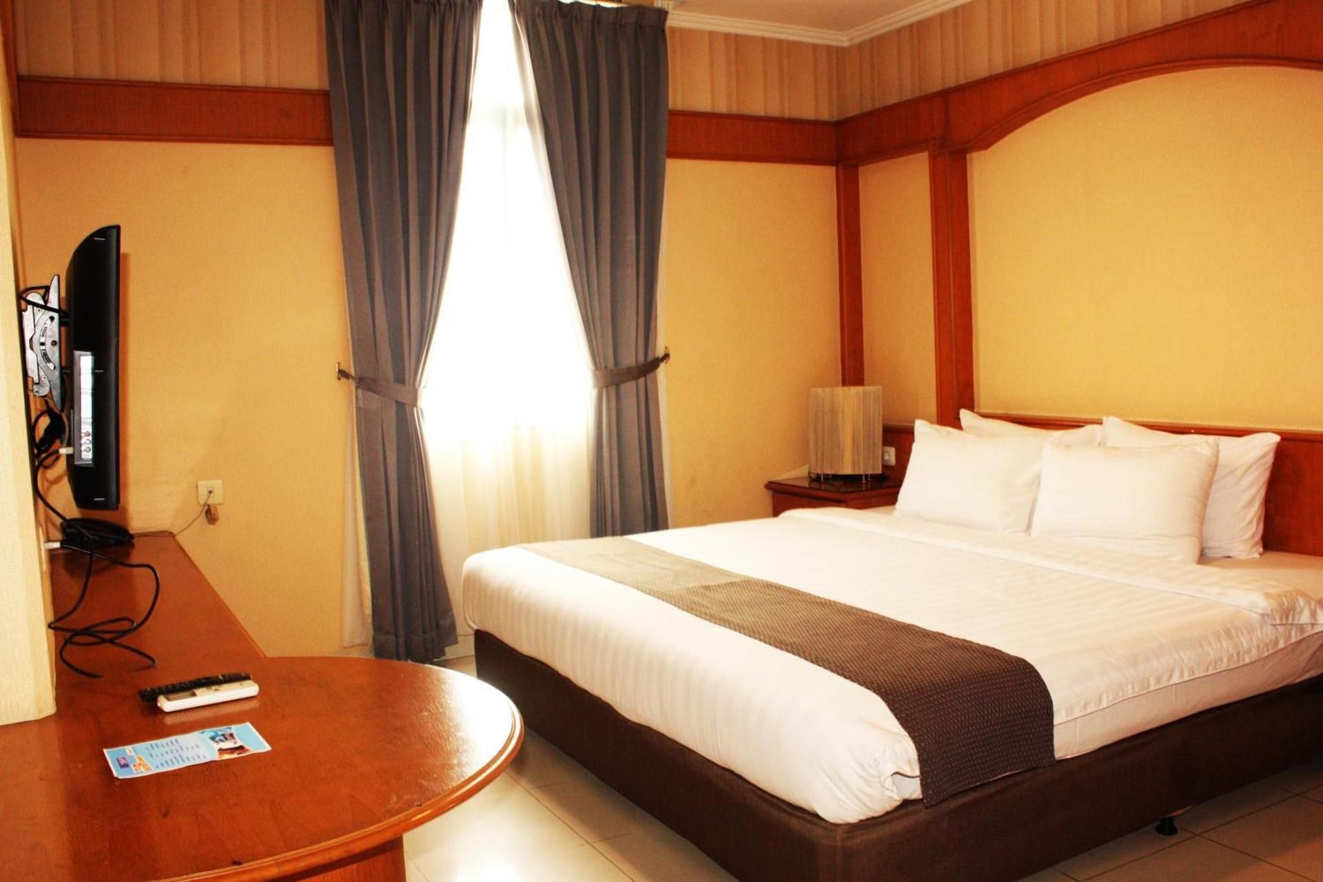 2 Bedroom Deluxe Suite