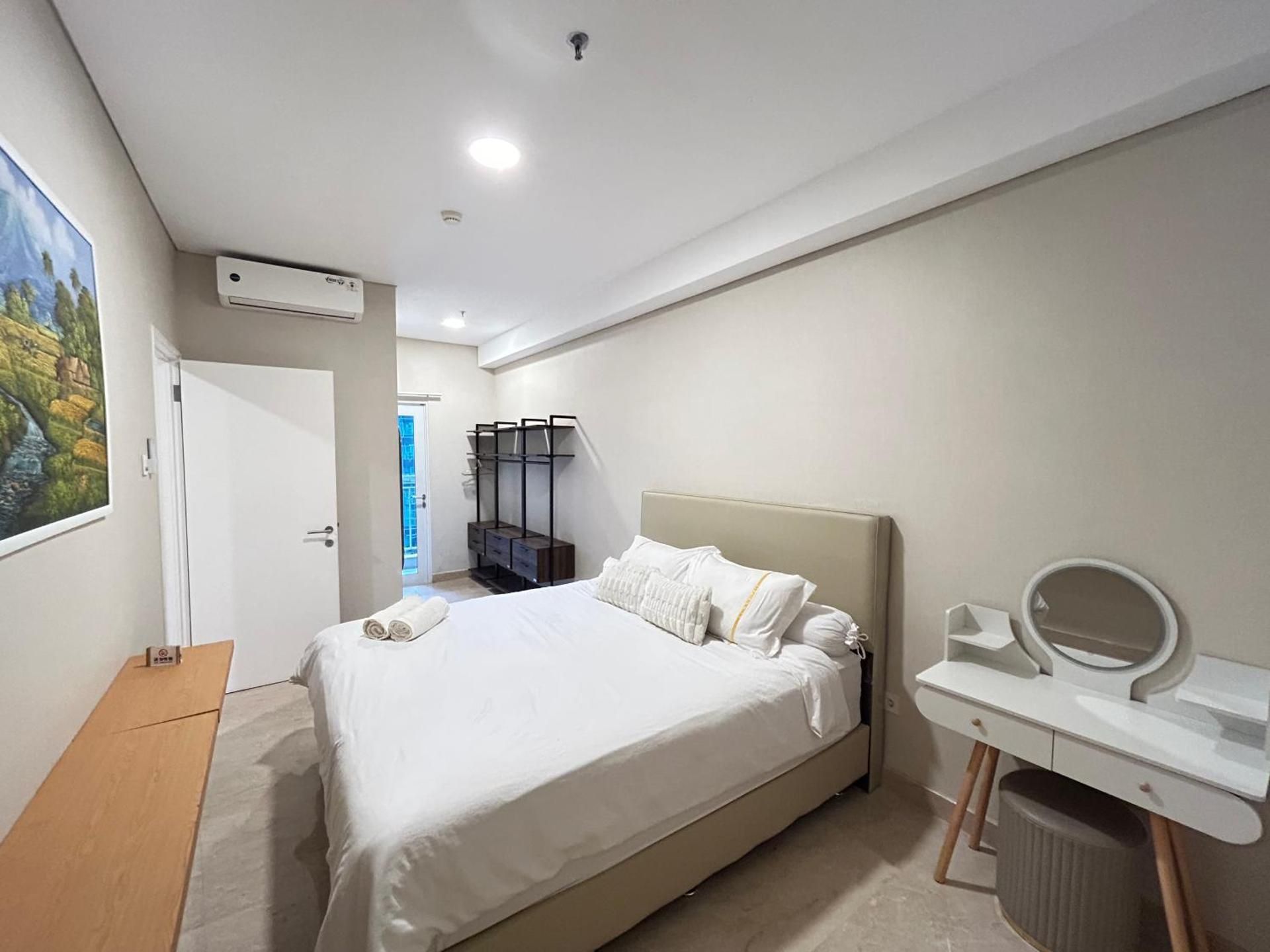 Two-Bedroom Deluxe Apartment with Garden View