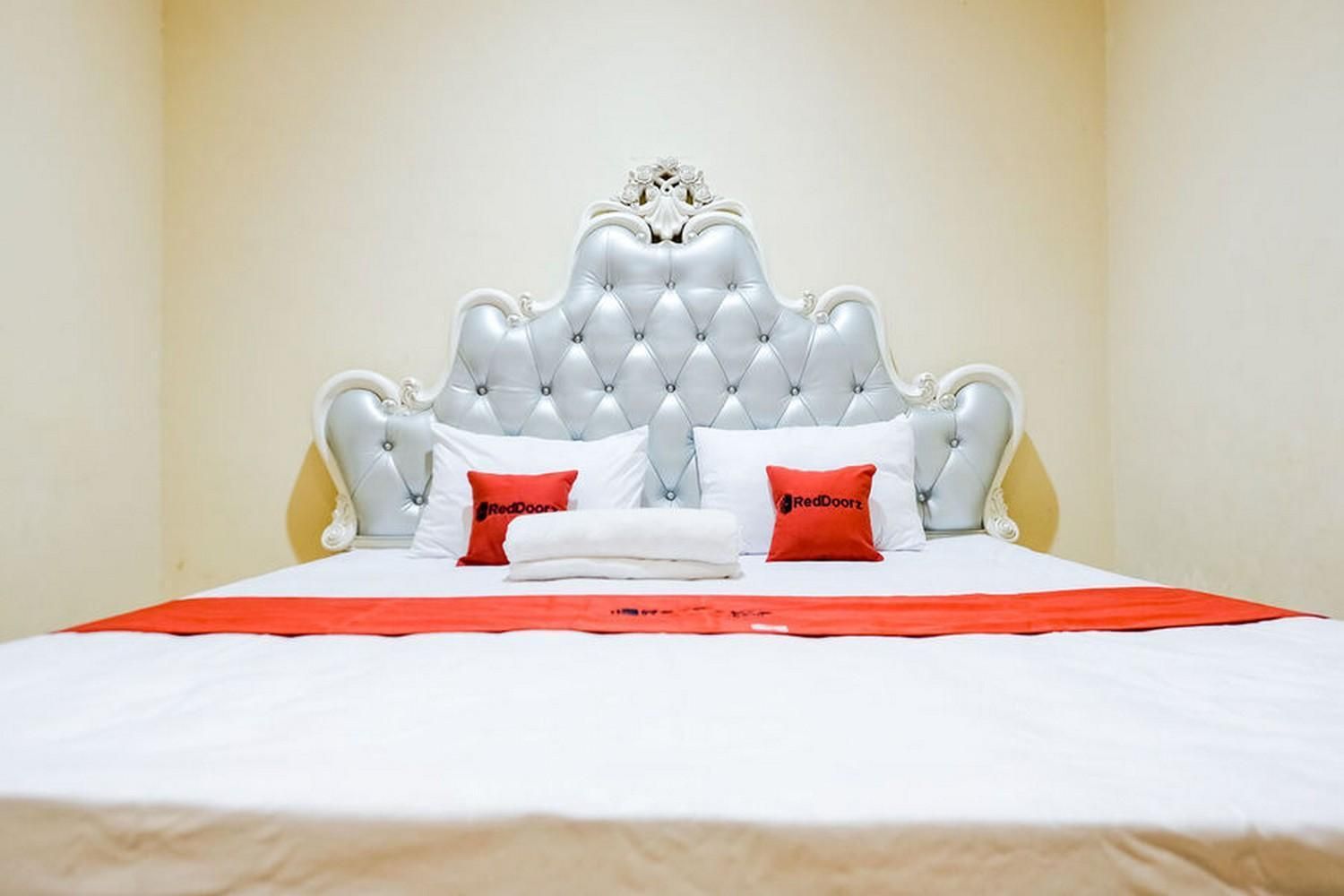 RedDoorz Room