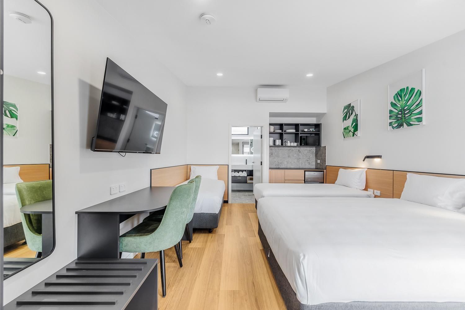 Deluxe Family Room