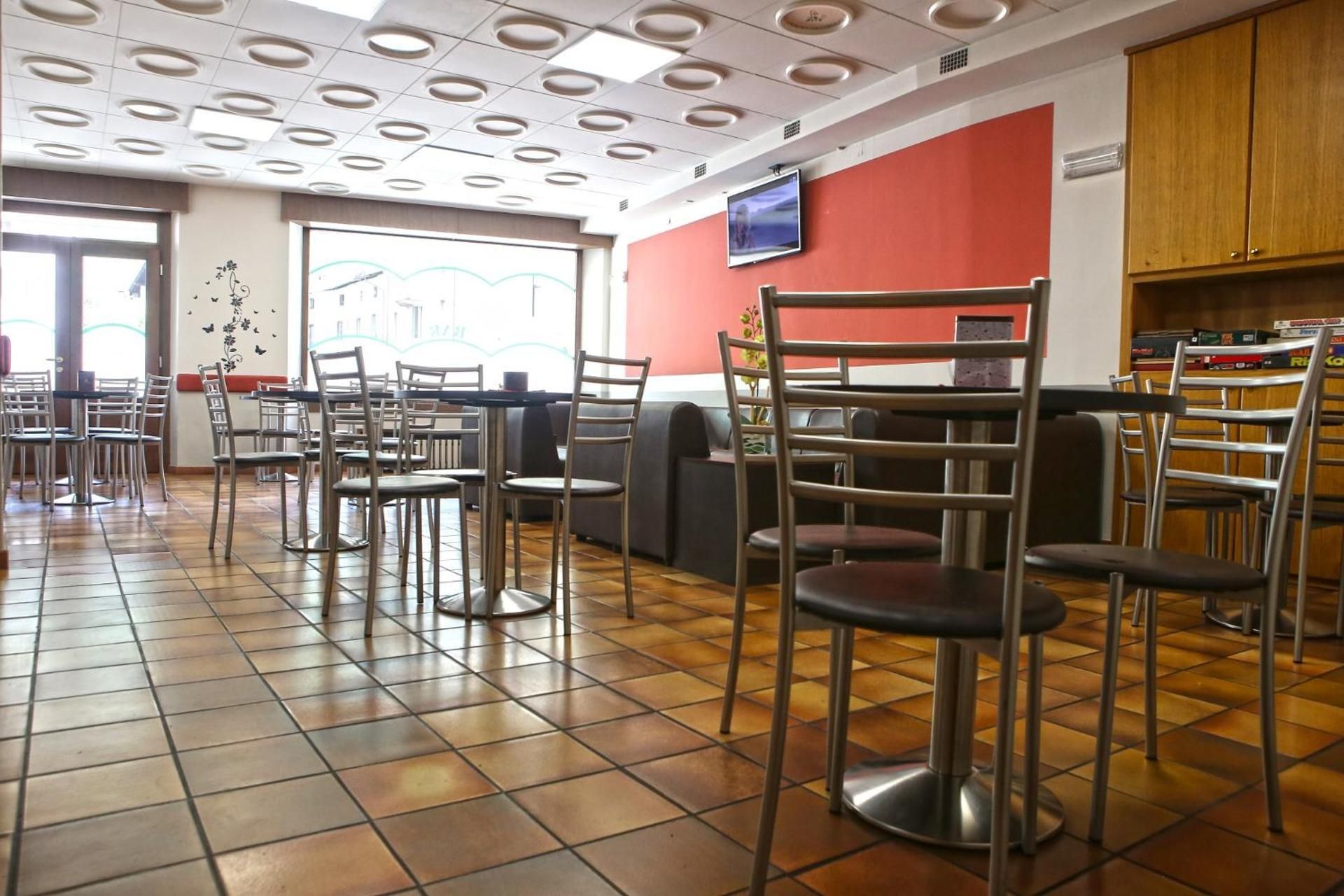 shared lounge/tv area