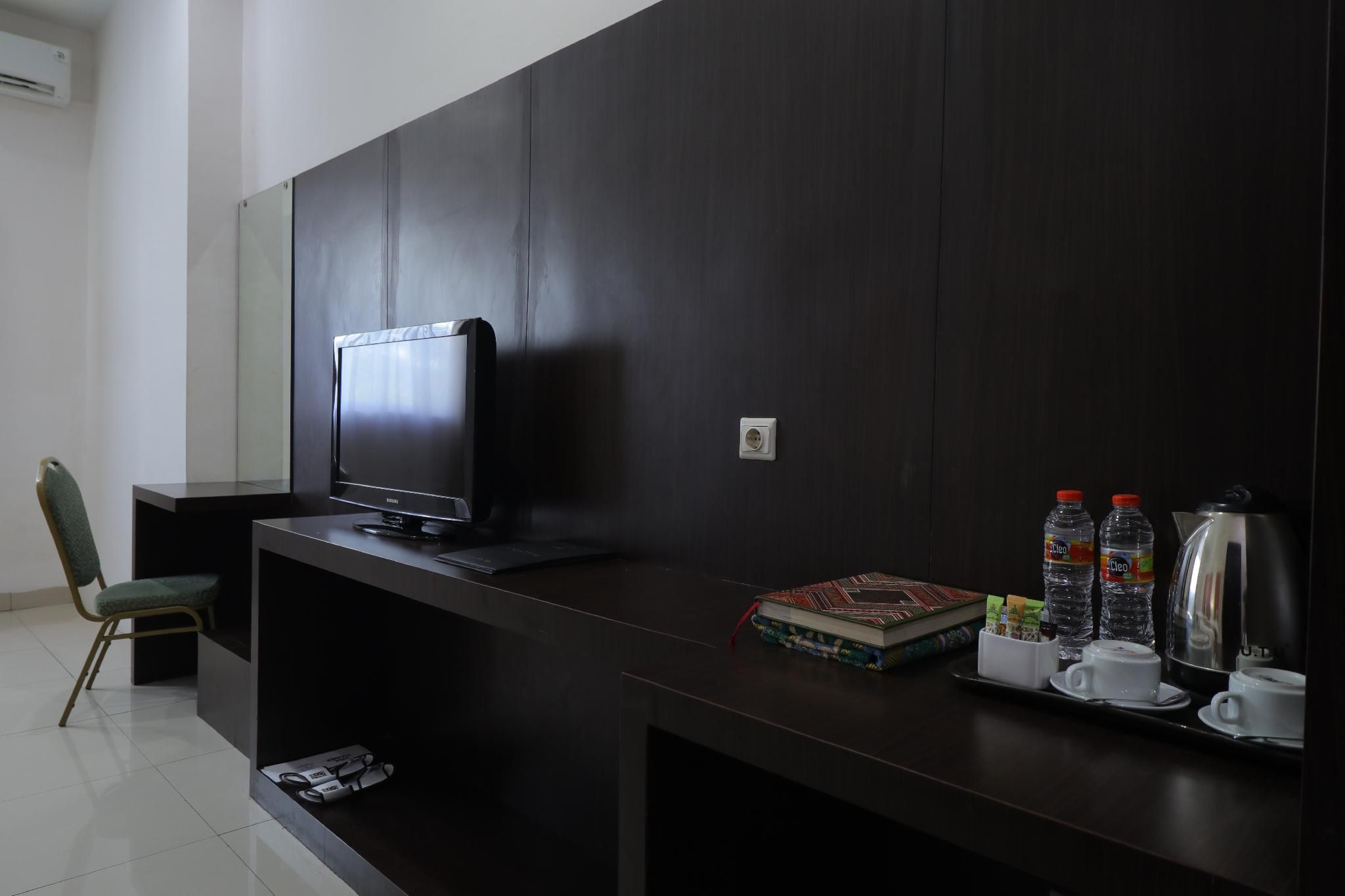 Saka Hotel Medan Deluxe Twin Room 3