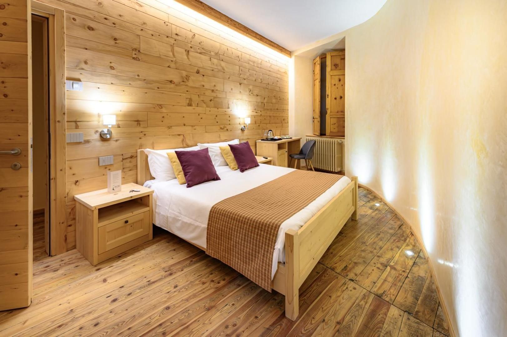 Deluxe Double Room with Shower
