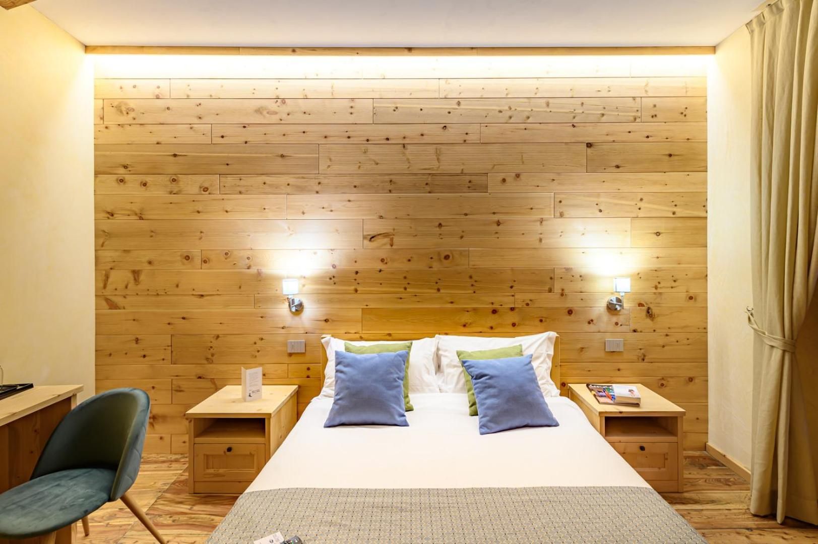 Deluxe Double Room with Shower
