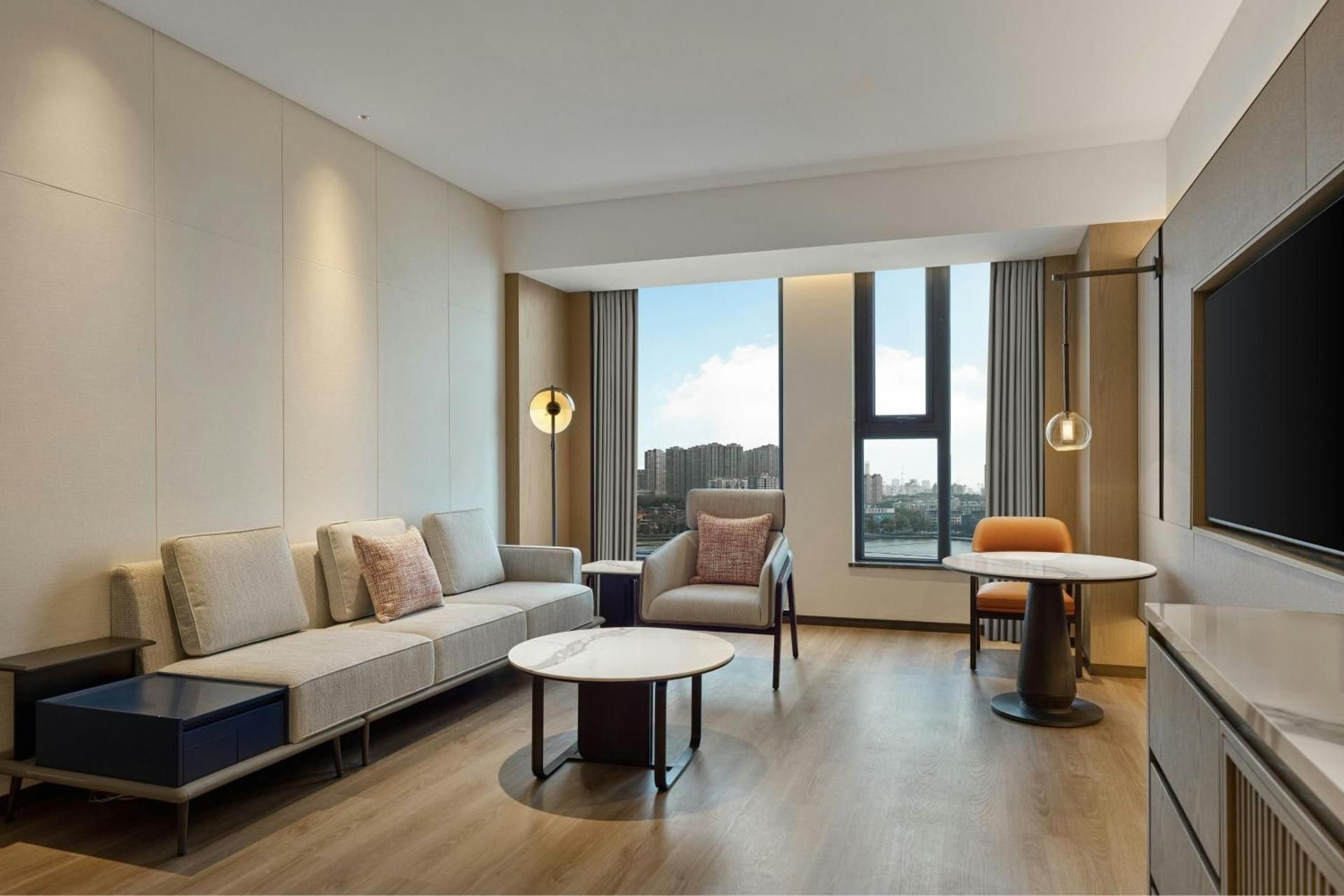 Executive King Suite with Club Lounge Access