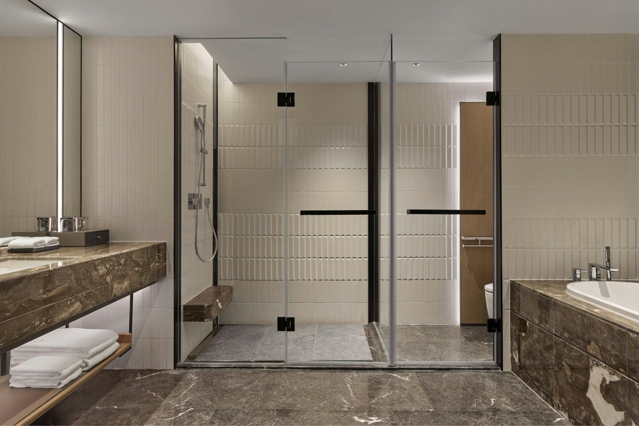 Executive Lake View Suite, Club lounge access, Suite, 1 King, Lake view