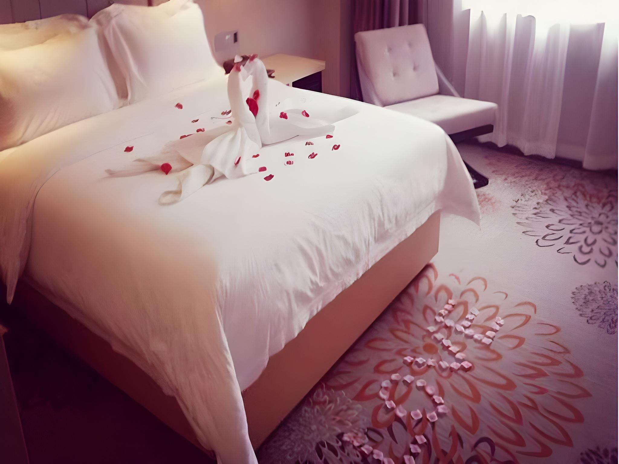 Business Queen Room