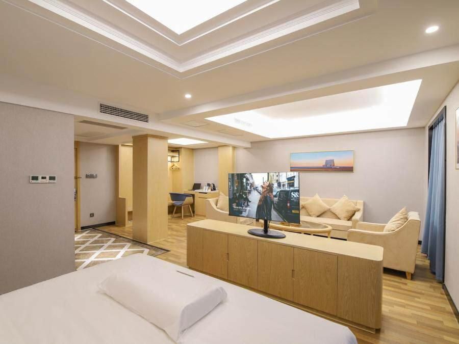 Premium Suite
