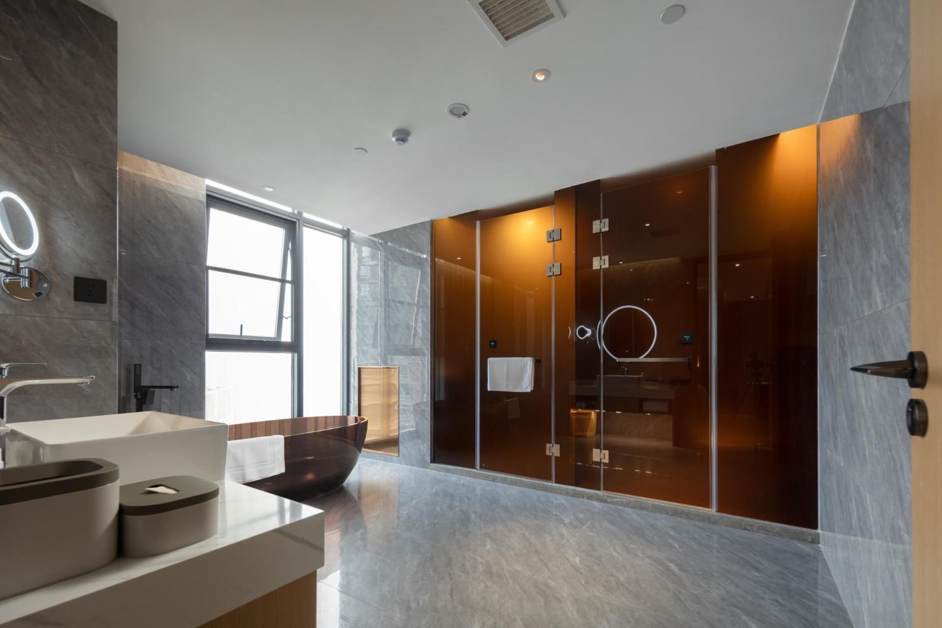Jimu Suite with Bathtub