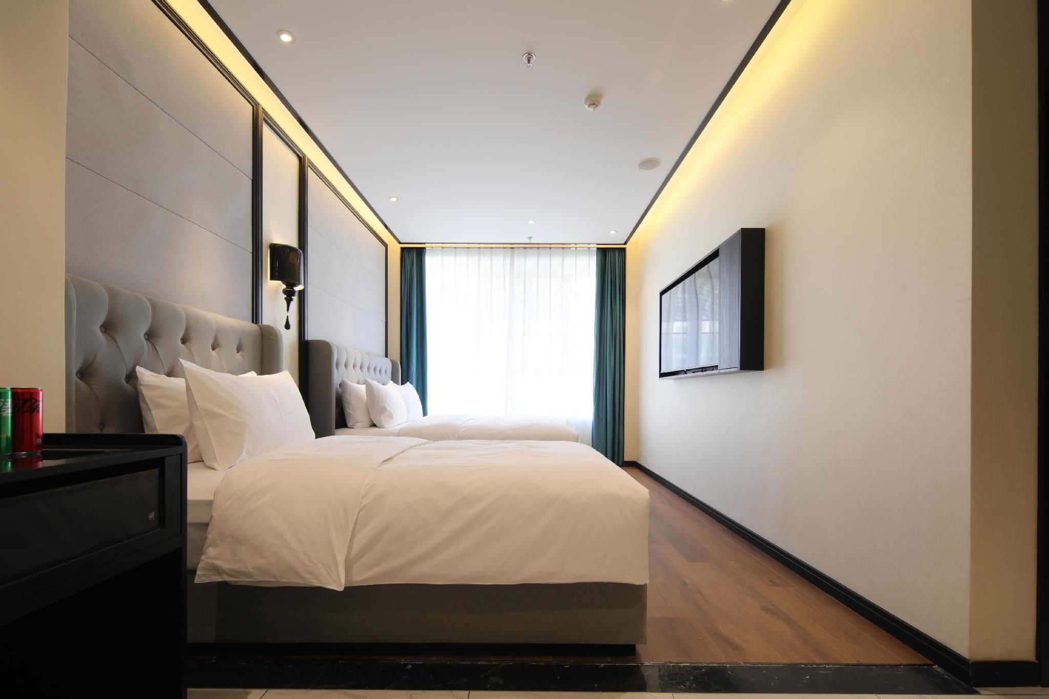 Huazhu - Family Room