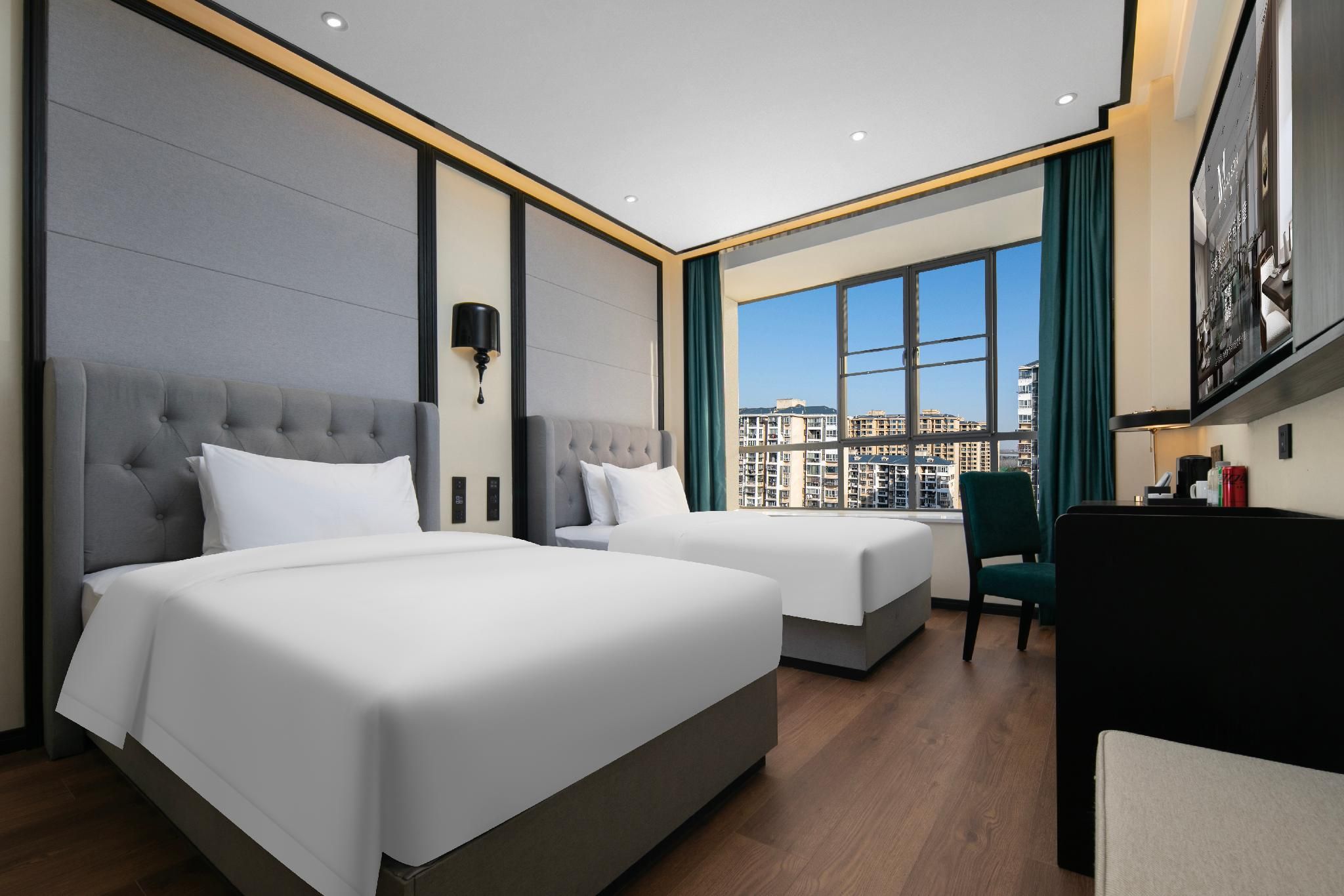 Huazhu - Deluxe Twin Room