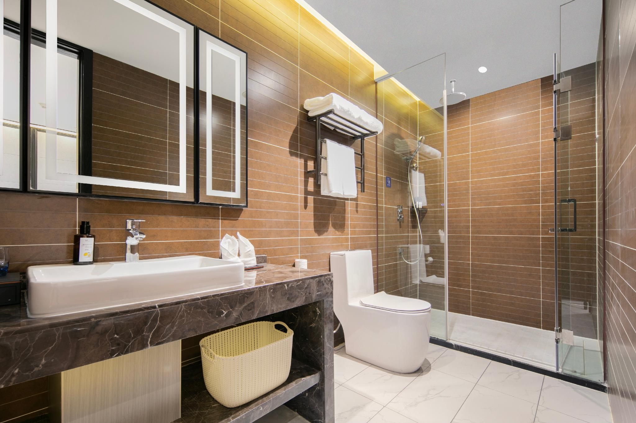 Huazhu - Family Room