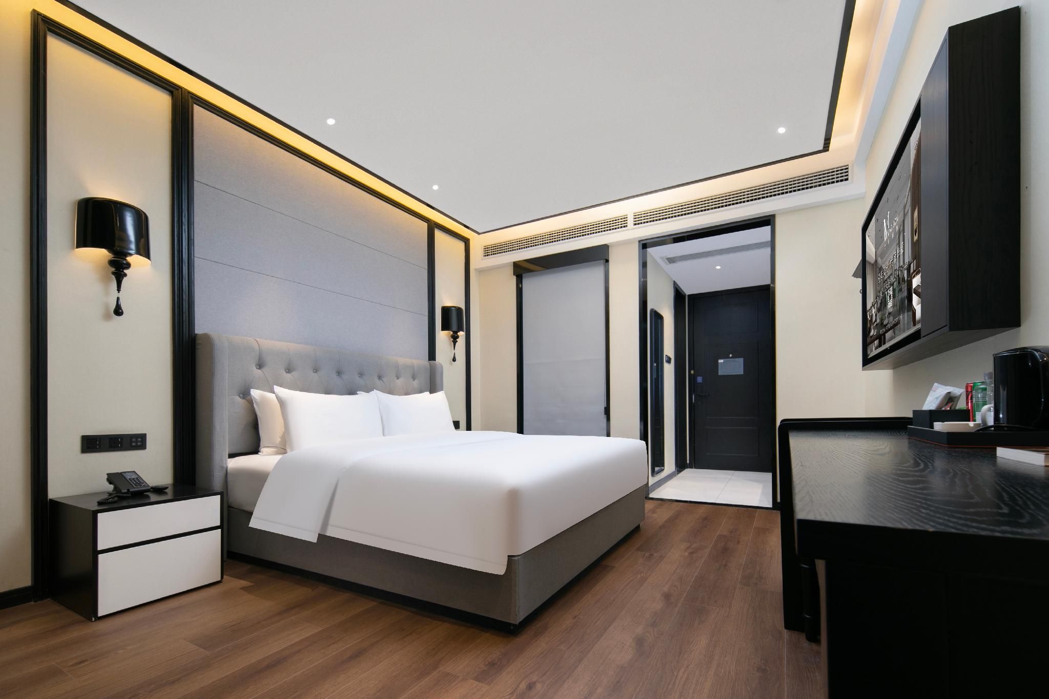 Huazhu - Deluxe Bed Room