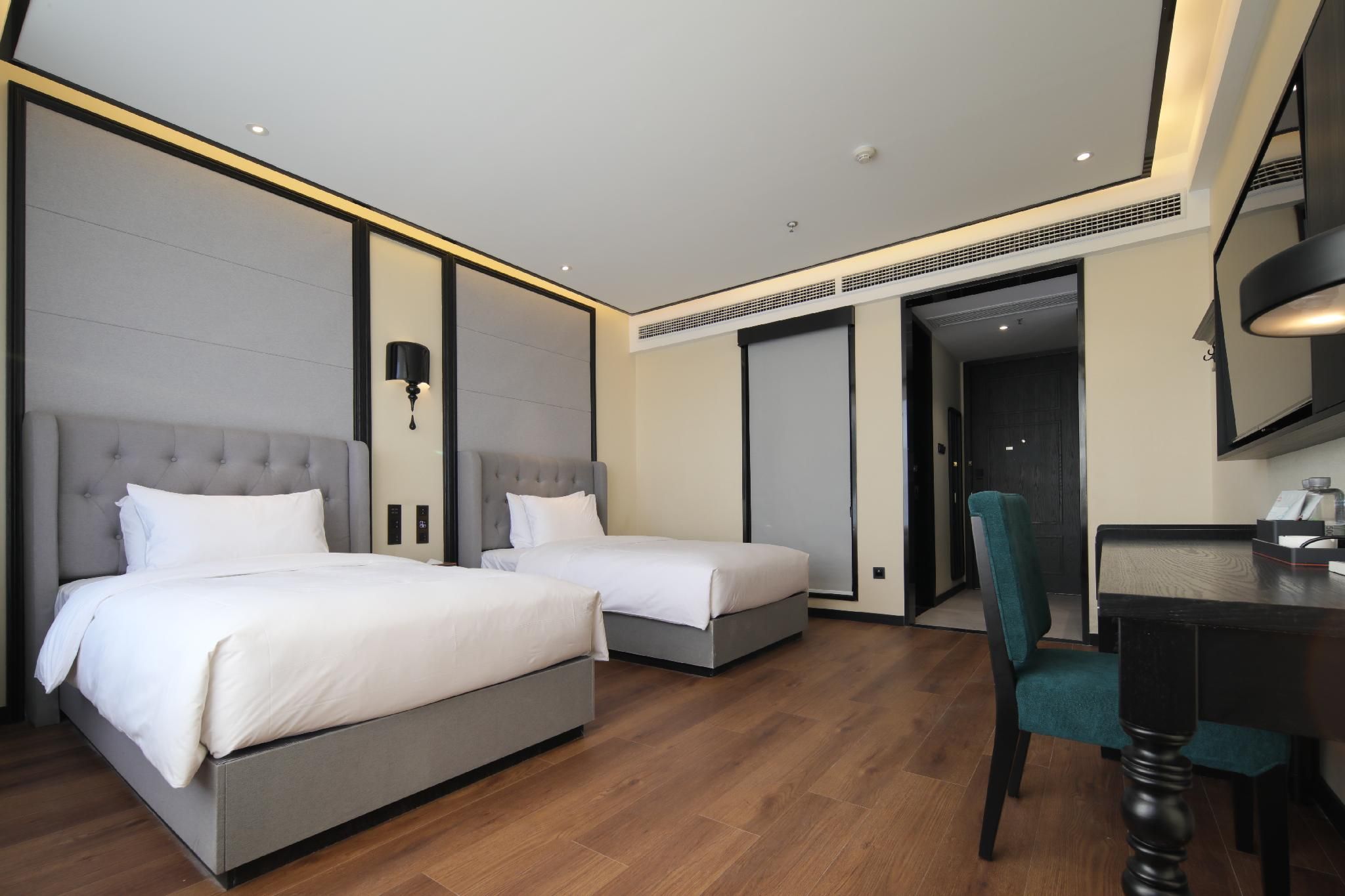 Huazhu - Deluxe Twin Room